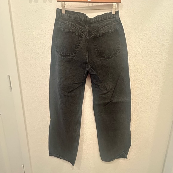 Loose High Rise Jeans - Picture 2 of 3